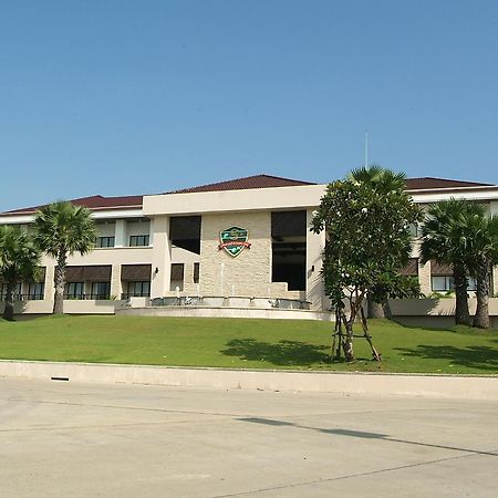 Suwan Golf & Country Club Hotel Накхон Патом Екстериор снимка