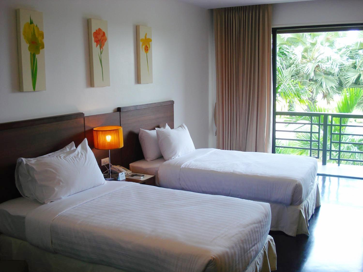 Suwan Golf & Country Club Hotel Накхон Патом Екстериор снимка