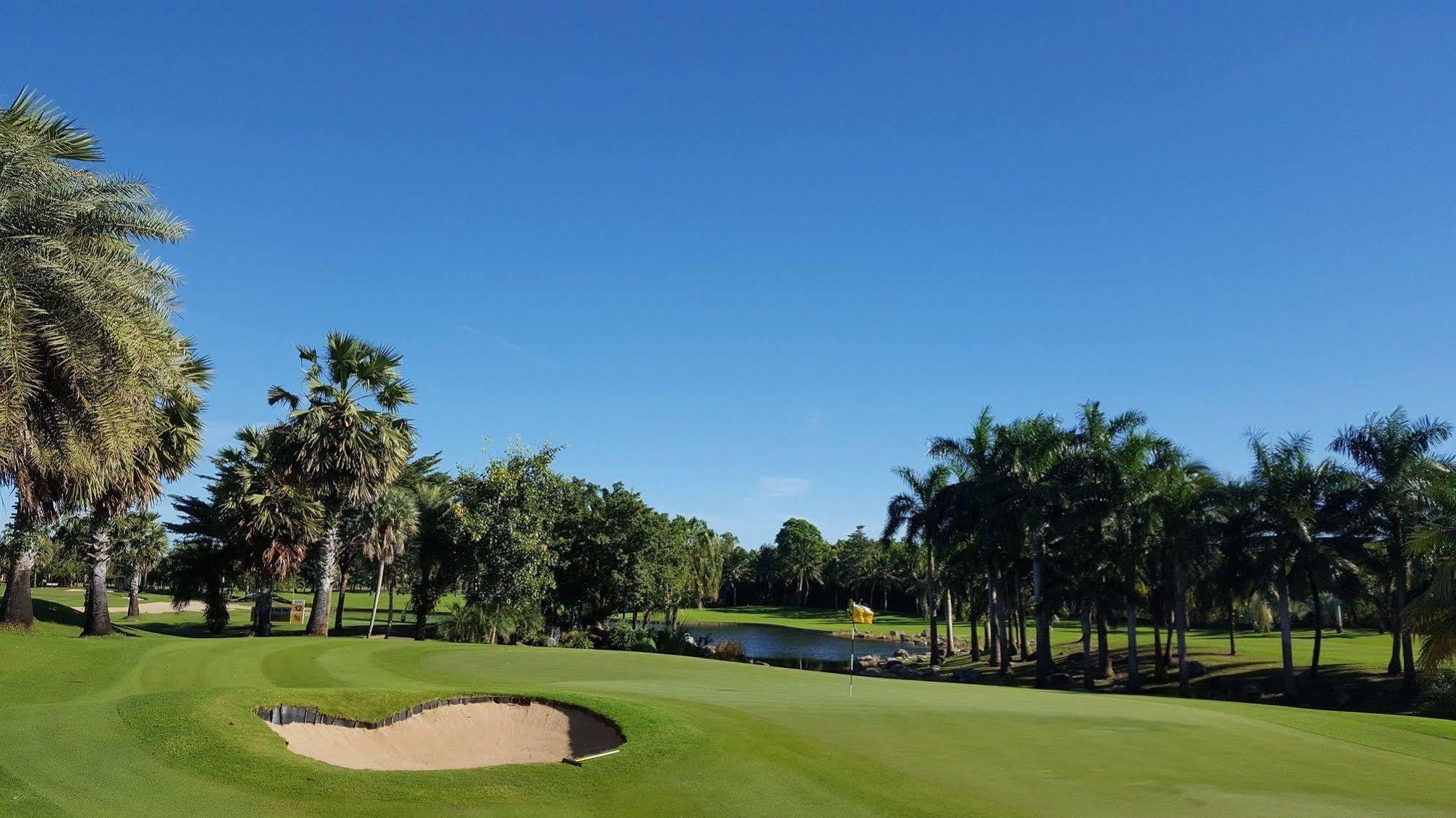 Suwan Golf & Country Club Hotel Накхон Патом Екстериор снимка