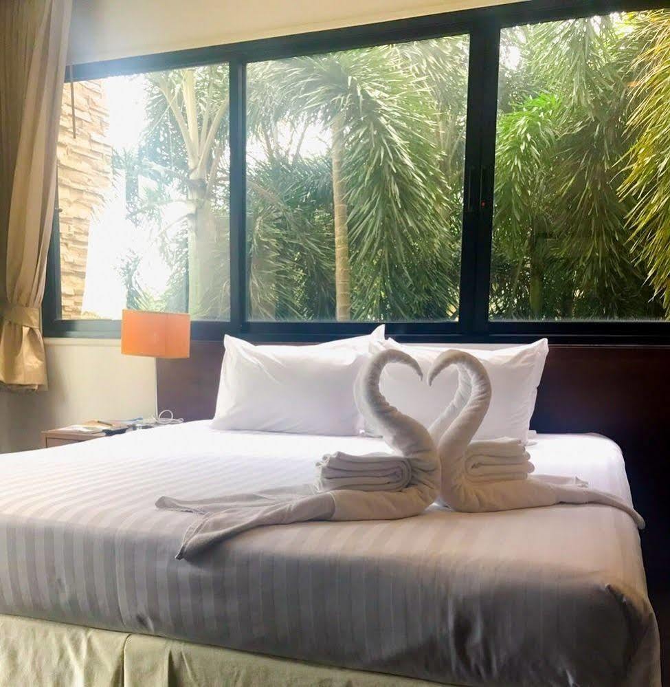 Suwan Golf & Country Club Hotel Накхон Патом Екстериор снимка