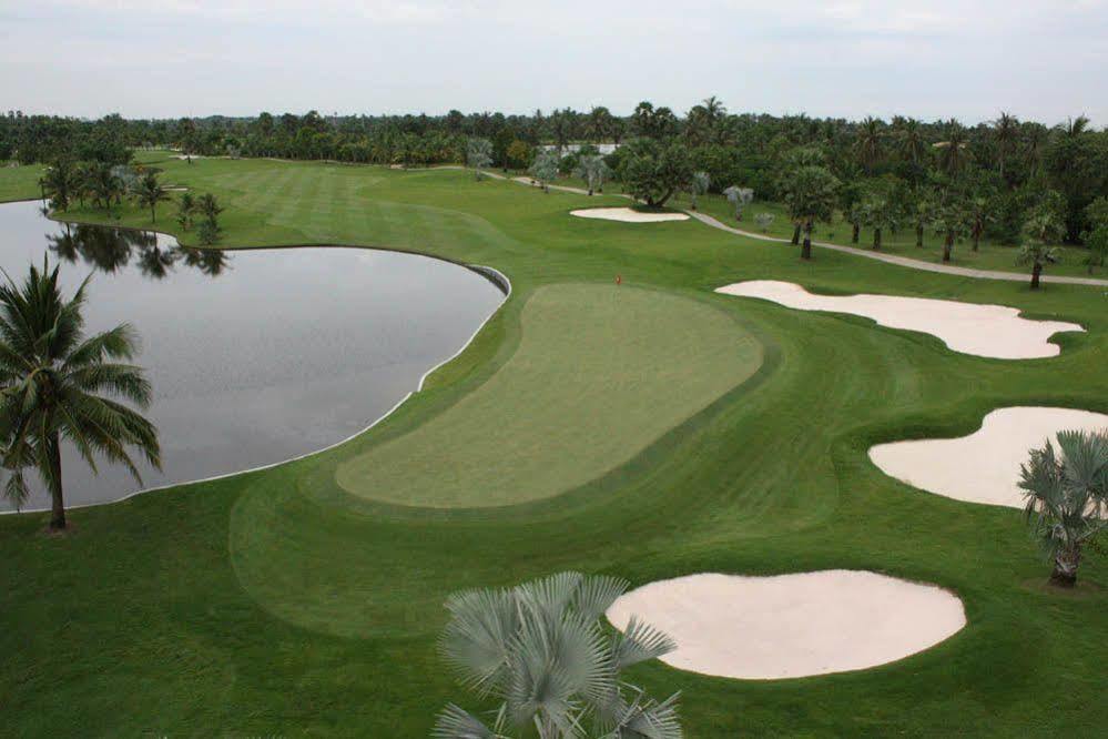 Suwan Golf & Country Club Hotel Накхон Патом Екстериор снимка