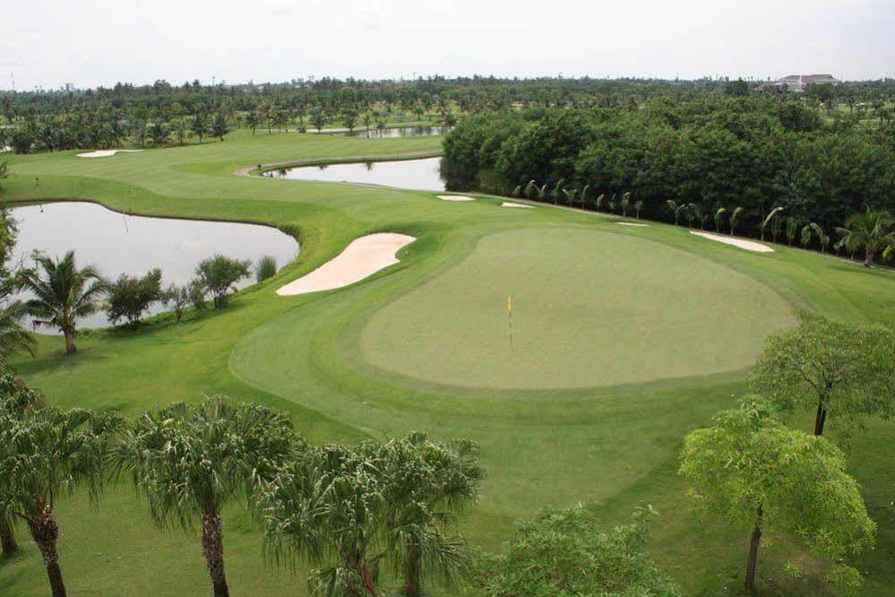 Suwan Golf & Country Club Hotel Накхон Патом Екстериор снимка