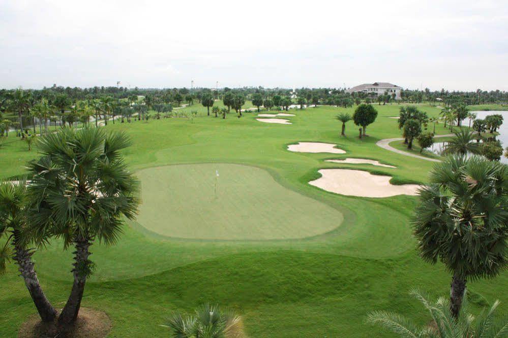Suwan Golf & Country Club Hotel Накхон Патом Екстериор снимка